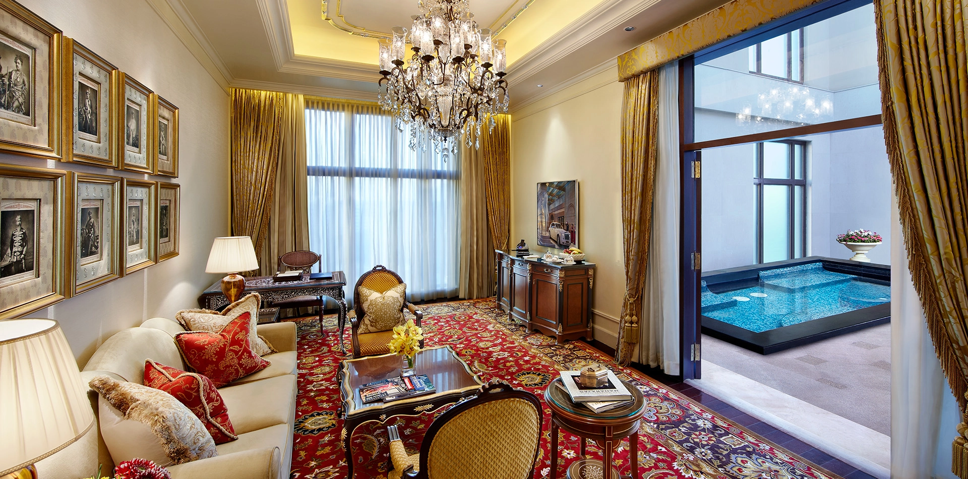 Royal Suite with Plunge Pool - Leela New Delhi Hotel